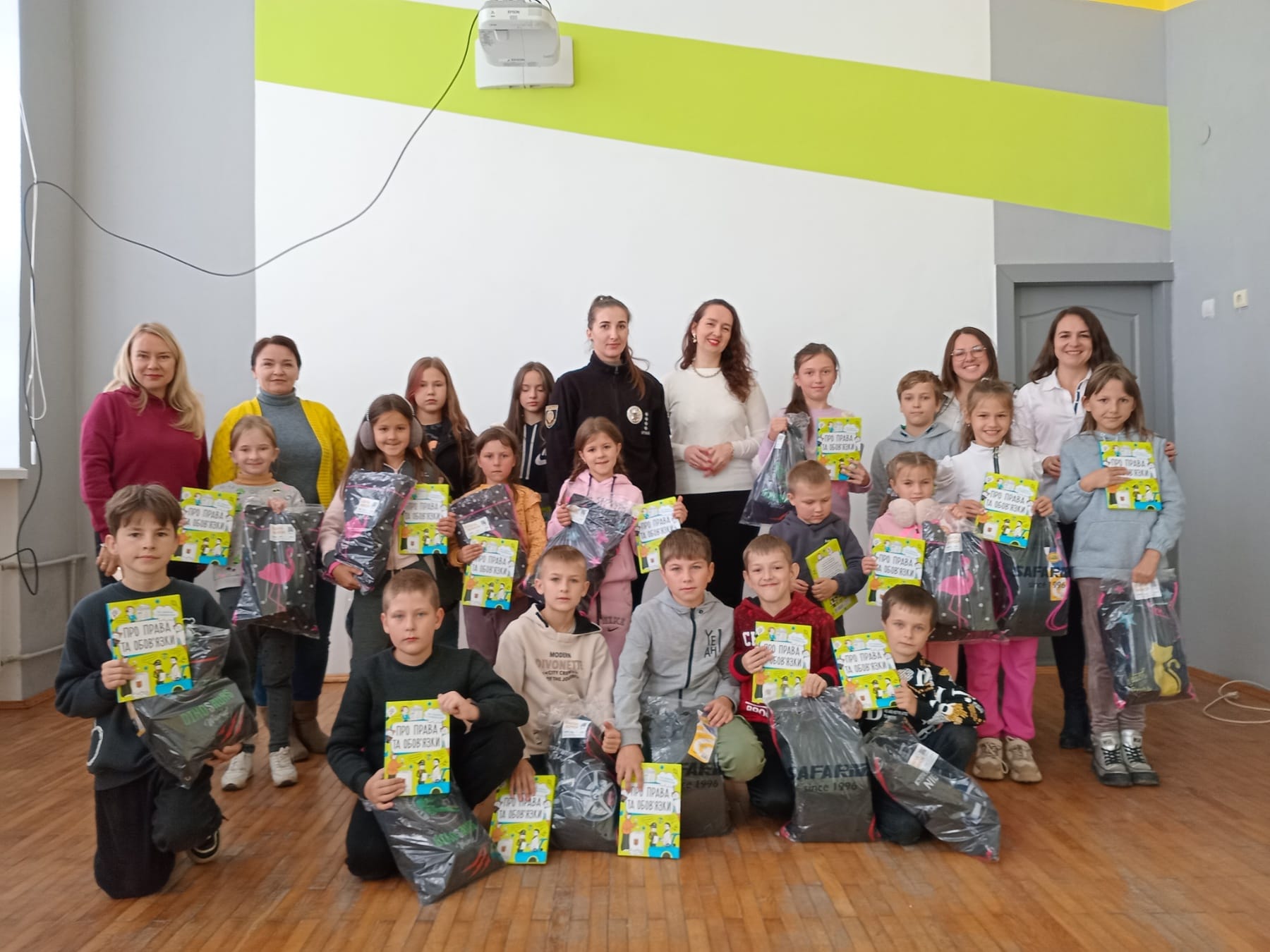 Зустріч учнів школи з представником ГО "Кебета" Романією Шимків 1 463337296 28210103605255517 6417697074195761289 n
