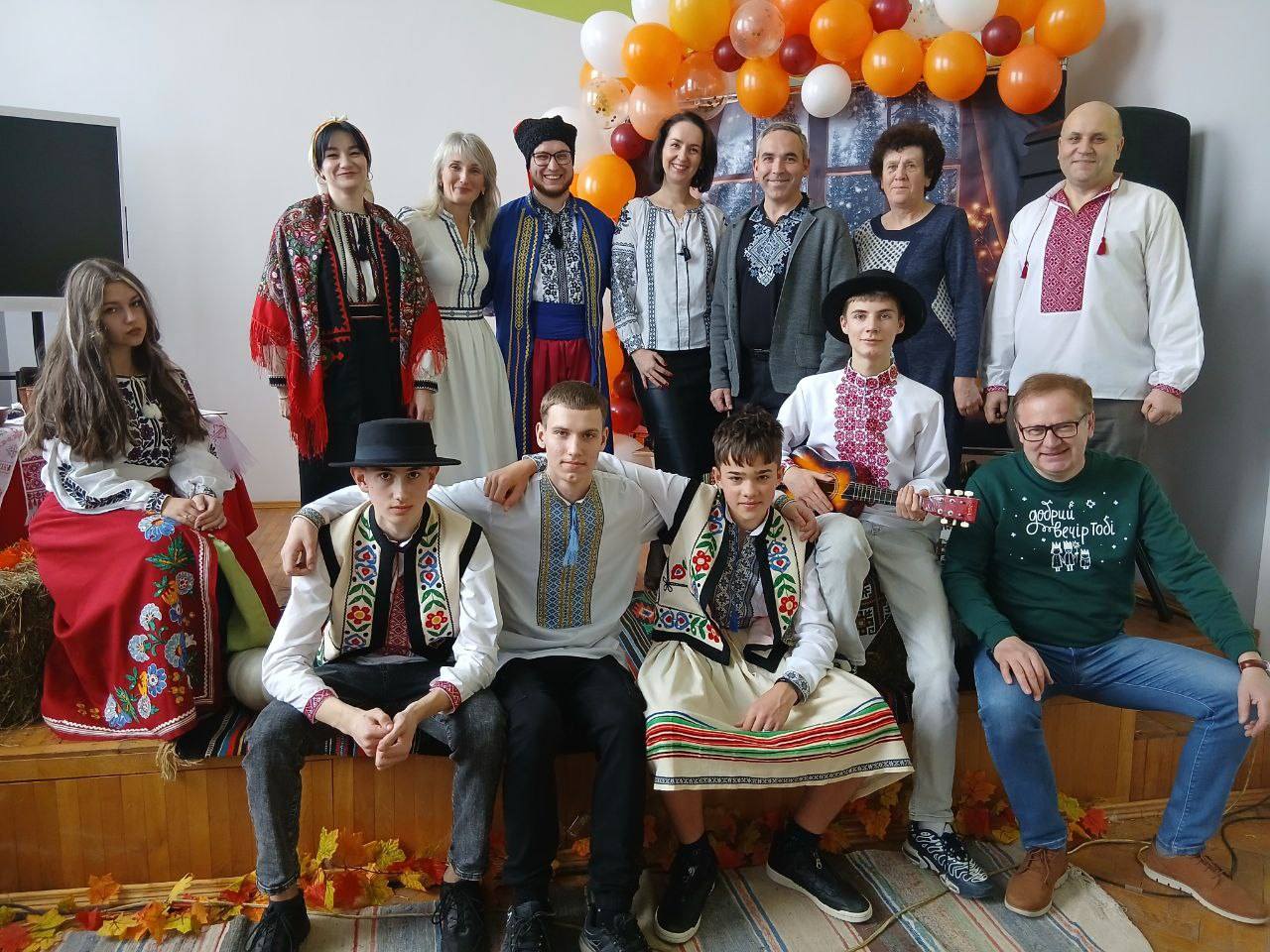 Андріївські вечорниці у Модрицькому ЗЗСО: подорож у минуле, що ожила сьогодні! 71 590894753 33774720022127153 5435713609865092284 n