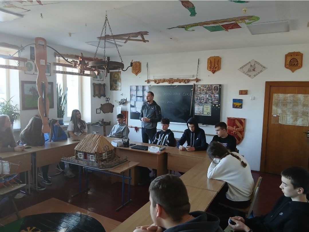 Виховна година присвячена Дню Збройних Сил України 19 593558762 1509254877032691 3130567026396652873 n